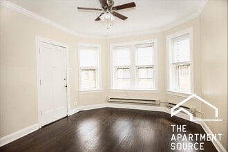 3825 N Greenview Ave, Unit 2E in Chicago, IL - Foto de edificio - Building Photo