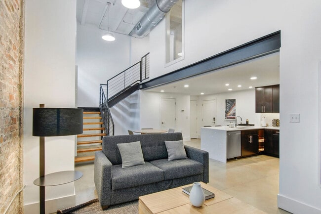 822 Howard Ave in New Orleans, LA - Building Photo - Building Photo