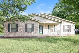 3944 Rock Creek Dr in Nashville, TN - Building Photo