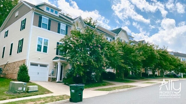 2044 BethPage Ct in Charlottesville, VA - Building Photo - Building Photo