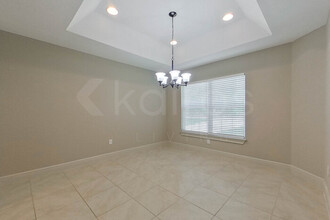 6 Malauka Radial Pl in Ocklawaha, FL - Foto de edificio - Building Photo