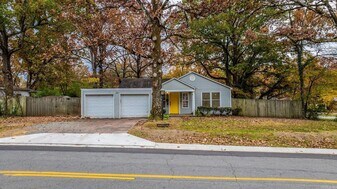 7023 H St in Little Rock, AR - Building Photo