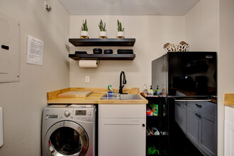3801 W Grover St, Unit B in Boise, ID - Building Photo - Building Photo
