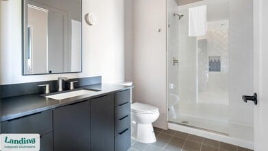 1090 Haysboro Ave, Unit 203 in Nashville, TN - Foto de edificio - Building Photo