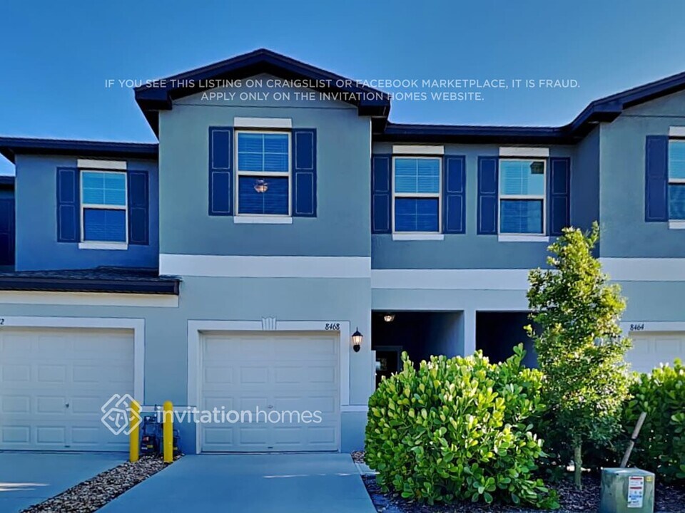 8468 Houndstooth Enclave Dr in New Port Richey, FL - Foto de edificio