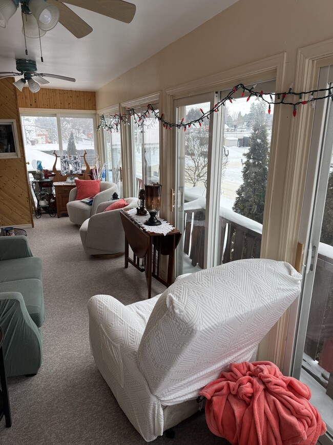 11 Poyntz St in Penetanguishene, ON - Building Photo - Building Photo