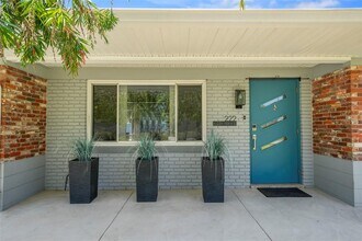 222 N Clearview Ave in Tampa, FL - Building Photo - Building Photo