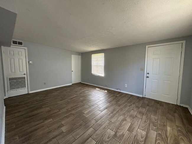3236-3256 Phyllis St in Jacksonville, FL - Building Photo - Building Photo