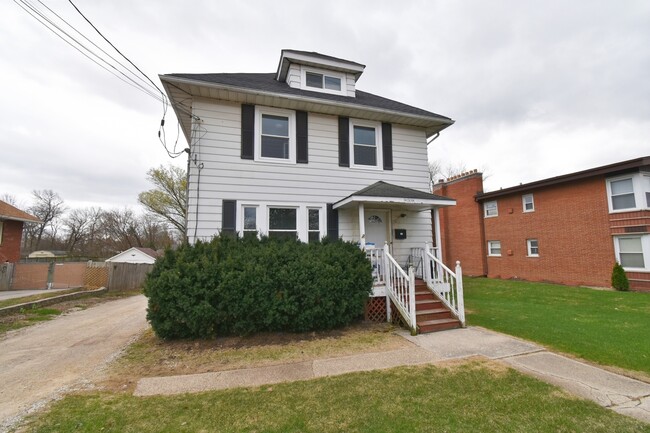 property at 359 W St Charles Rd