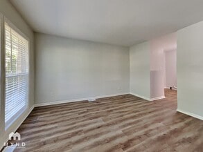 910 Pond St in Clayton, NC - Building Photo - Building Photo