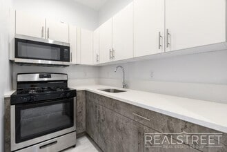 12 Verona Pl, Unit 2B in Brooklyn, NY - Foto de edificio - Building Photo