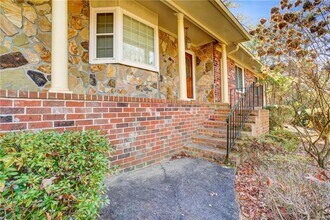 648 Cativo Dr SW in Atlanta, GA - Building Photo - Building Photo