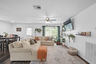 2523 Heritage Colony Dr in Webster, TX - Building Photo - Building Photo