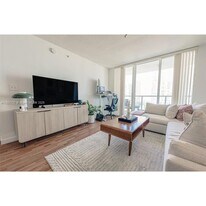 31 SE 5th St in Miami, FL - Building Photo