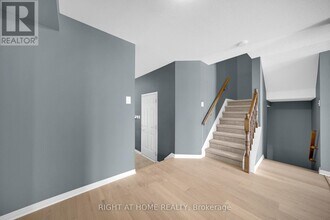 175 Kincardine Dr in Ottawa, ON - Building Photo - Building Photo