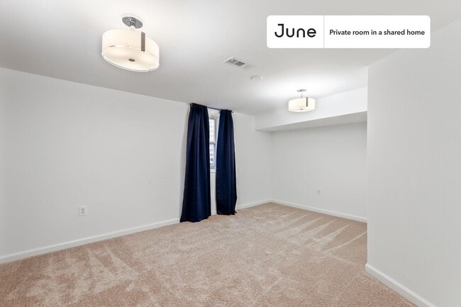 Private bedroom in 5 bed/2 bath Home in Washington, DC - Building Photo - Building Photo