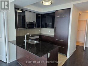 5168 Yonge St in Toronto, ON - Building Photo - Building Photo