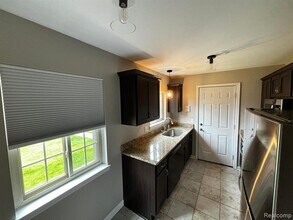 454 Romeo Rd in Rochester, MI - Building Photo - Building Photo