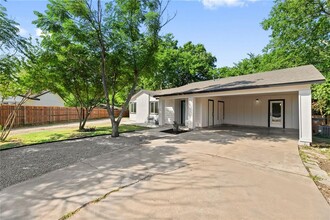 6222 Wagon Bend in Austin, TX - Building Photo - Building Photo