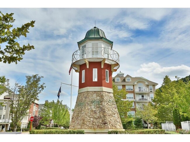 3216 Leeward Dr in Haverstraw, NY - Foto de edificio - Building Photo