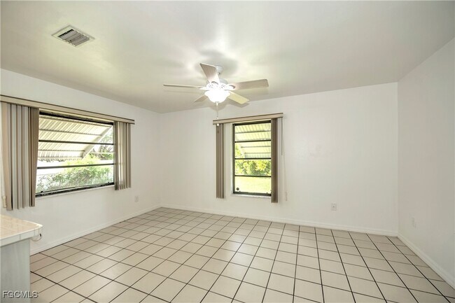 1402 SW 1st Ave in Cape Coral, FL - Building Photo - Building Photo