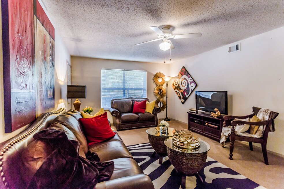 Colonial Parc Apartments Little Rock, AR Apartments For Rent