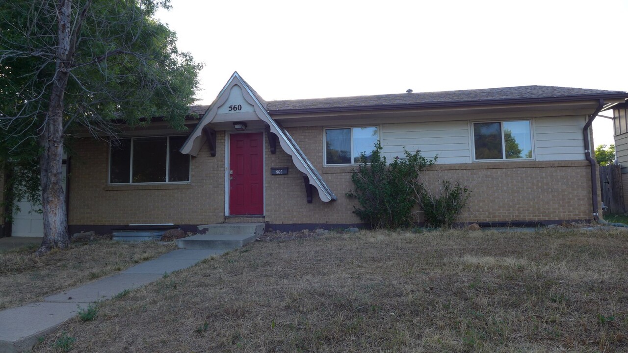 560 S 40th St in Boulder, CO - Building Photo