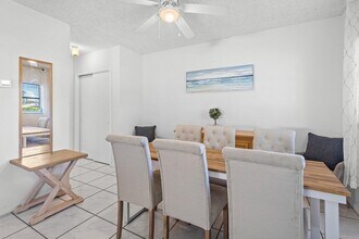 262 SE 9th Ave in Deerfield Beach, FL - Building Photo - Building Photo