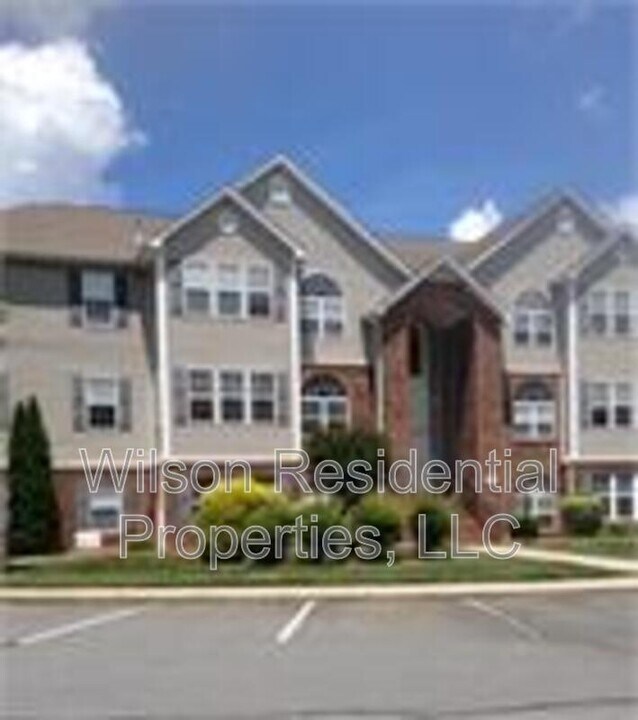 914 Scholastic Ct in Winston-Salem, NC - Building Photo