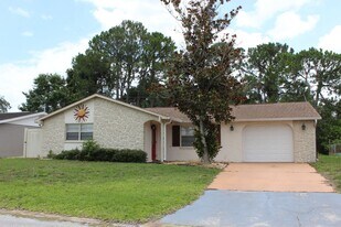 6812 Roosevelt Dr in Port Richey, FL - Building Photo