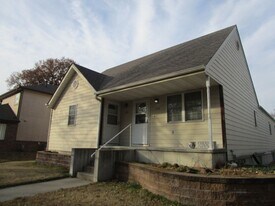 928-928 Osage St in Manhattan, KS - Building Photo