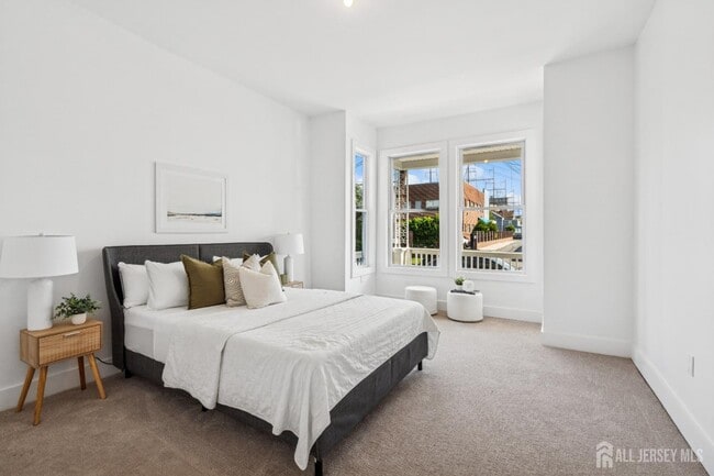 318 Seaman St in New Brunswick, NJ - Building Photo - Building Photo