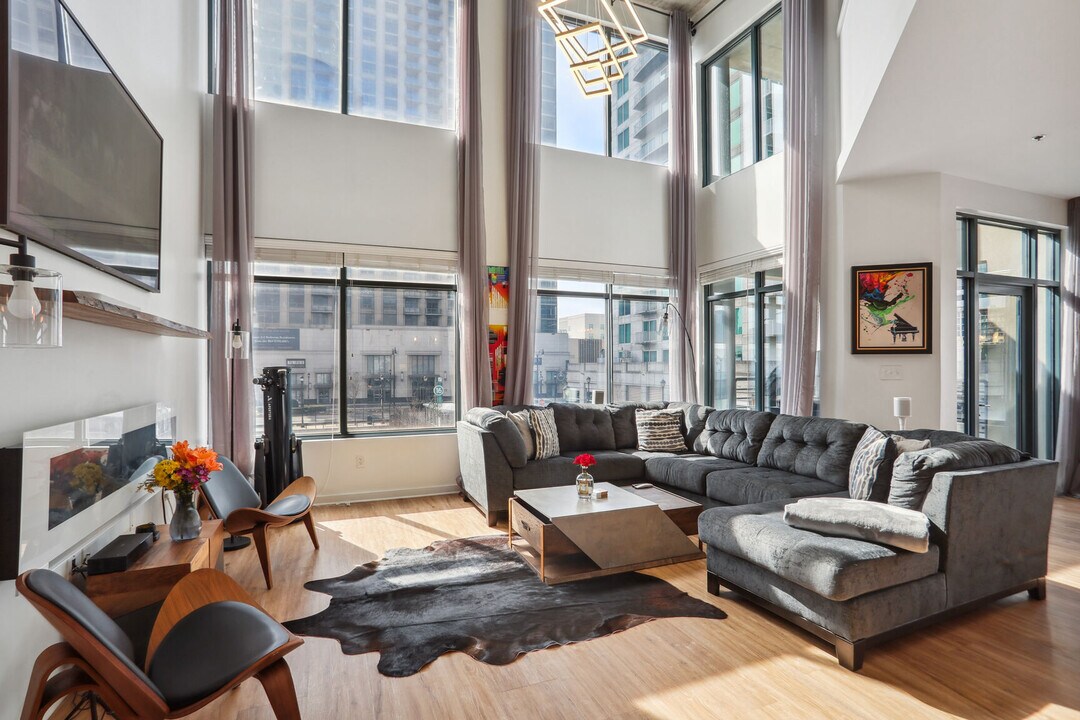 260 18th St NW, Unit 10206 in Atlanta, GA - Building Photo