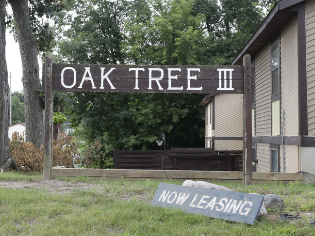 Oak Tree III in Kalamazoo, MI - Building Photo - Building Photo