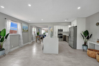 337 SW 8th Ave in Delray Beach, FL - Building Photo - Building Photo