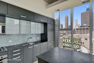 550 N Saint Clair St, Unit 2501 in Chicago, IL - Foto de edificio - Building Photo