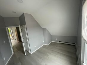 378 Central Ave, Unit C in Norwich, CT - Building Photo - Building Photo