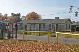 Marcelli Terrace in Fresno, CA - Building Photo - Building Photo