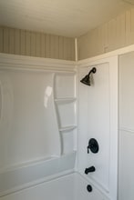 18615 Muskoka Ave in Cleveland, OH - Building Photo - Building Photo