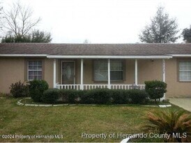 27334 Dale Ave in Brooksville, FL - Building Photo