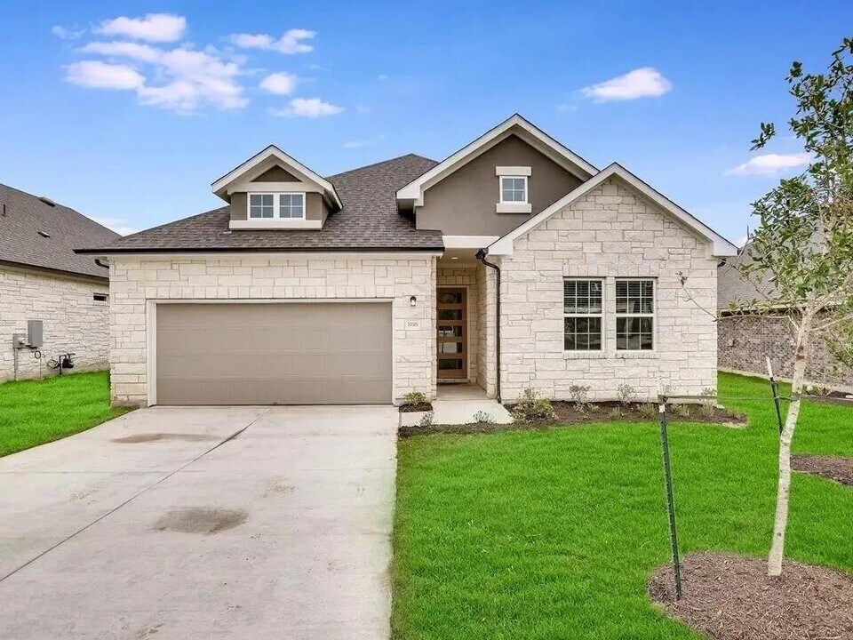 20301 Crested Caracara Ln in Pflugerville, TX - Building Photo