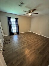 9902 Valley Sun Dr in Houston, TX - Building Photo - Building Photo