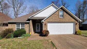 75 Double Creek Dr in Jackson, TN - Building Photo