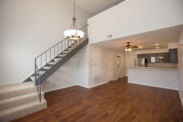2112 E Airline Rd in Victoria, TX - Building Photo