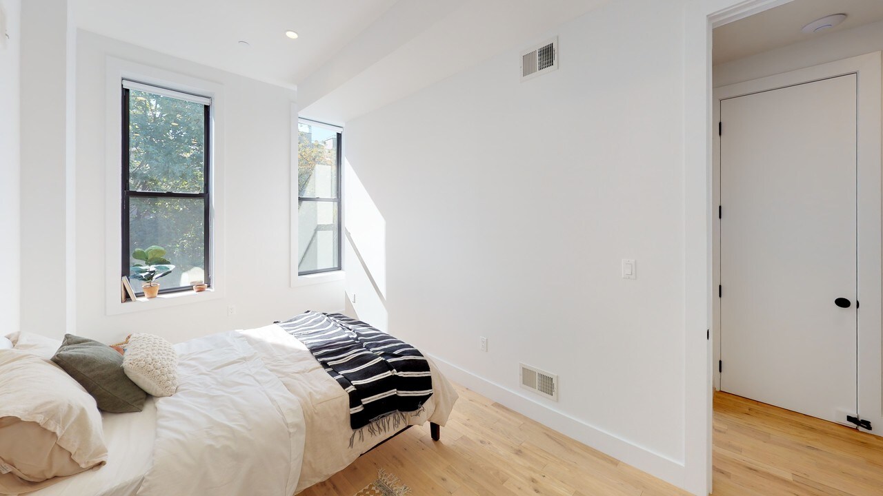 Common Dean (Furnished Rooms) in Brooklyn, NY - Building Photo