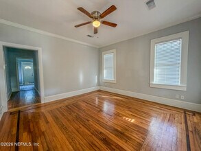 2047 N Market St in Jacksonville, FL - Building Photo - Building Photo