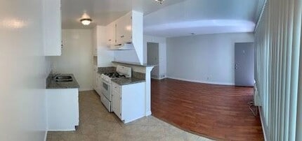 42 N Parkwood Ave in Pasadena, CA - Building Photo - Building Photo