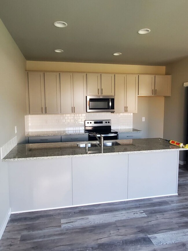 203 Scott St-Unit -Unit A in Centralia, WA - Building Photo - Building Photo