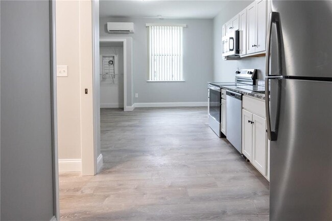 6899 Post Rd in North Kingstown, RI - Foto de edificio - Building Photo