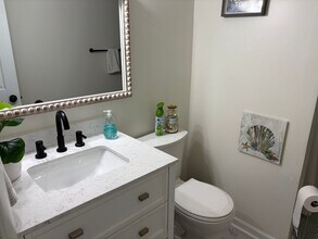 1100 W Durham St in Kill Devil Hills, NC - Building Photo - Building Photo